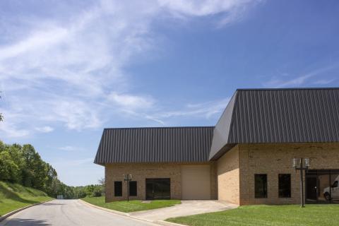 EL1B Eldersburg Business Center Exterior (7)