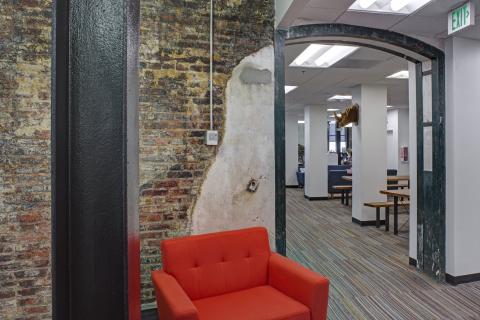 HA1 JellyFish Interior Office (14)