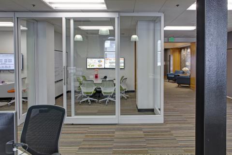 HA1 JellyFish Interior Office (13)