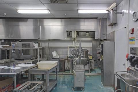 058E Beltway Business Community Interior Kitchen (24)
