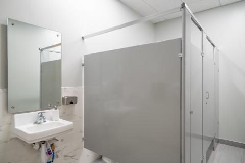 AB9 Hanley Energy Restroom (5)