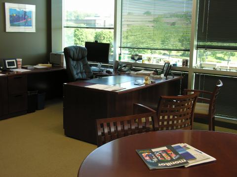 SC10 GE Private Office (2)