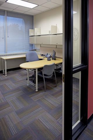 TD4 University of Phoenix Private Office (2)