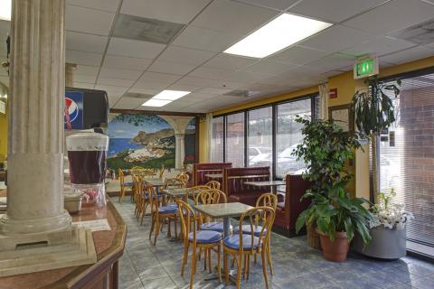 IC1 International Circle Deli (7)