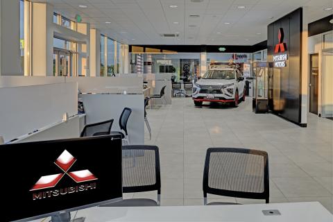 MCS Apple Auto Mitsubishi interior (4)