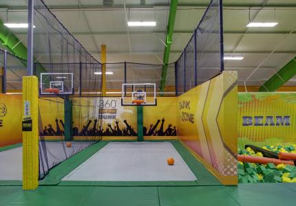 SK8 Rockin' Jump Interior (8)