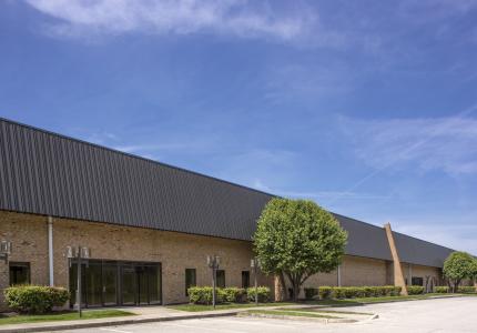 EL1B Eldersburg Business Center Exterior (4)