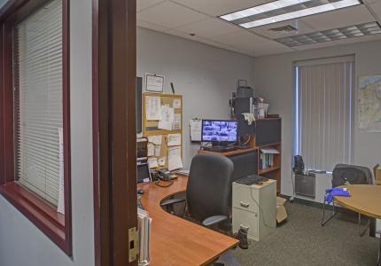 058E Beltway Business Community Interior office (34)